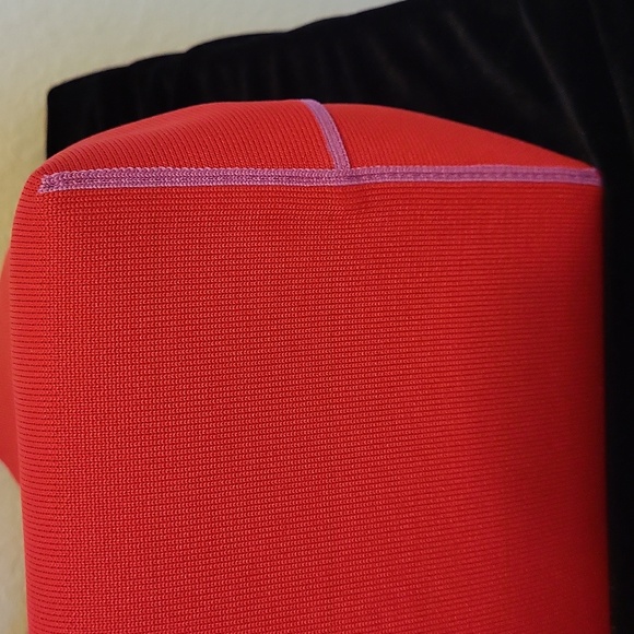 ROTHYS Elegant Chili  Red Tote Bag  With Purple Interior - Picture 5 of 8